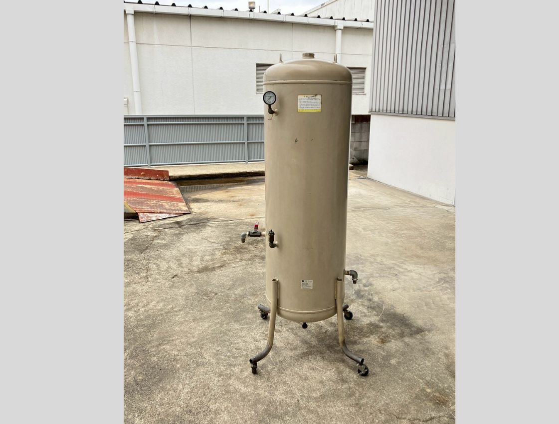 Air tank